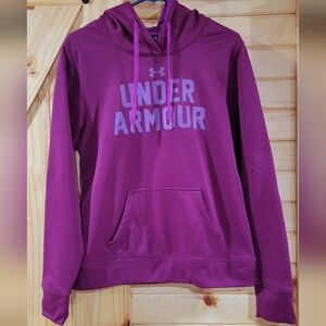 Under Armour ladies sweatshirt, Size Medium